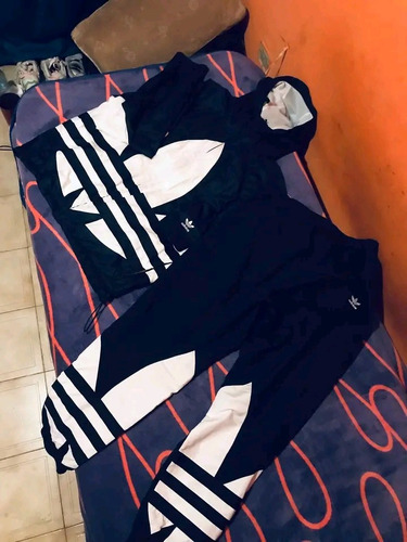 Conjunto Trifolio Negro M
