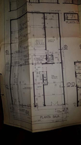 Importante Inmueble Comercial. Galpon , Locales Y Casa