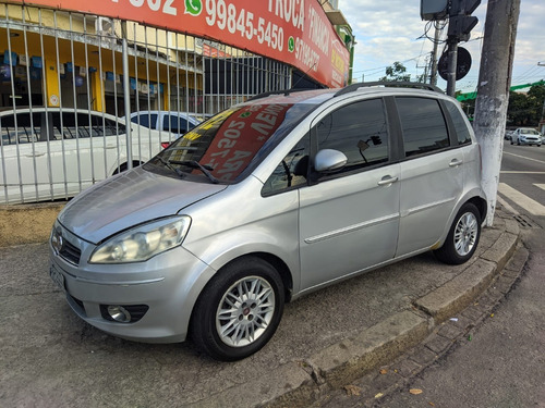 Imagem 9 de 12 de Fiat Idea Atractive 1.4 2012