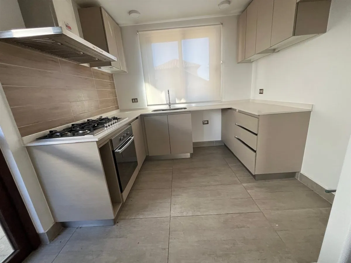 Imagen 4 de 16 de Casa En Arriendo De 3 Dorm. En Colina