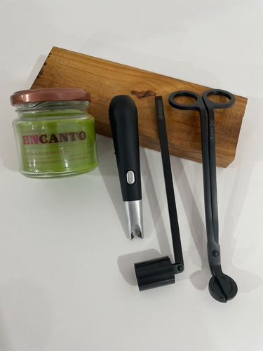 Imagem 1 de 3 de Kit Vela Aromática Mais Acessórios - Capim Limão