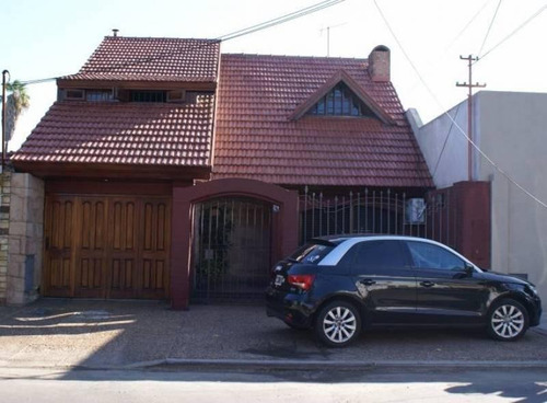 Casa En Venta 5 Ambientes En Lanús Este