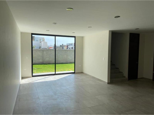 Imagen 2 de 12 de Casa Sola En Renta San Andres Cholula