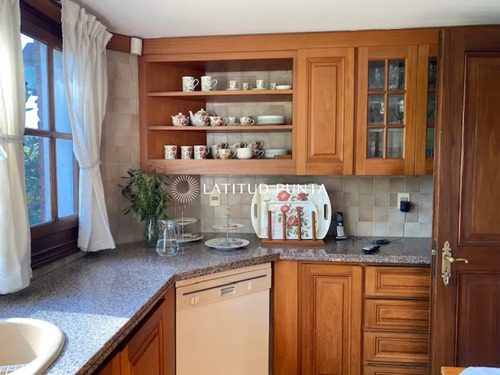 Casa En San Rafael, 4 Dormitorios