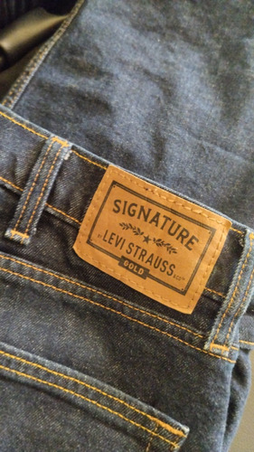 Jean Levis Signature 