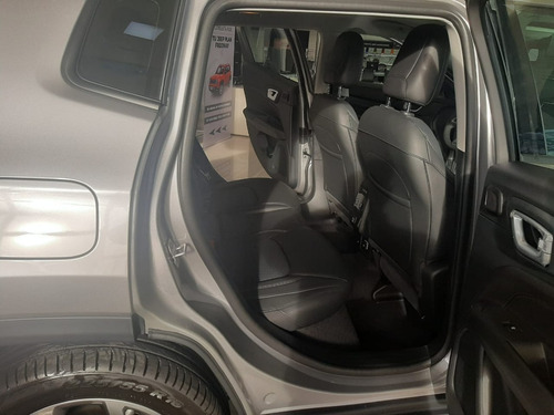 Imagen 17 de 23 de Jeep Compass Longitude Plus T270