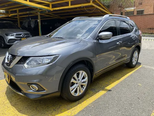 Nissan X-Trail 7 puestos 2.5 Advance 4x2