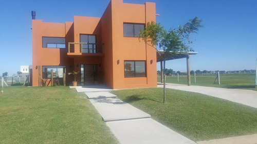 Excelente Casa A Estrenar En Puertos Del Lago Barrio Vistas