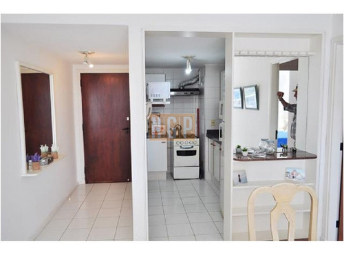 Apartamento Con Todos Los Servicios Buena Rentabilidad- Ref: 18257