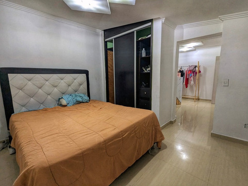 Town House En El Bosque, Res. Trapiche A, 80% Remodelado. Valencia. Solo Clientes Directos. Bc
