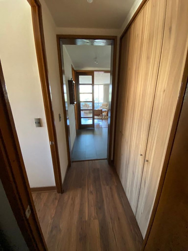 Departamento En Venta De 4 Dorm. Cercano Al Portal La Dehesa