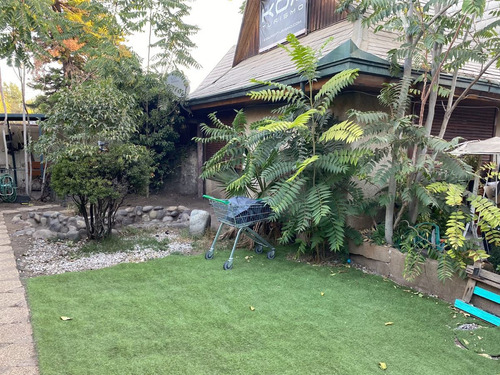 Casa En Venta De 5 Dorm. En Las Condes