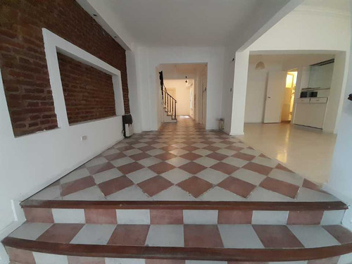 Chalet 5 Amb 140 Mts² Semi Lote Centro Diversos Fines Orden De Vender
