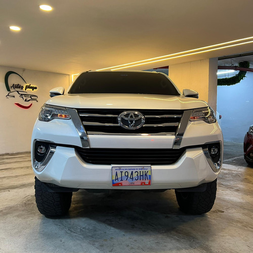 Toyota Fortuner Sr5 *hd*