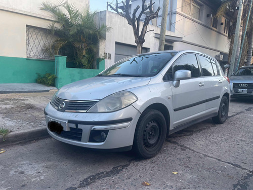 Nissan Tiida 1.8 Visia