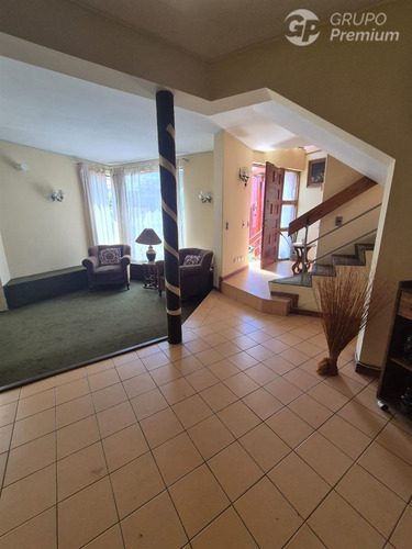 Casa Con Local Comercial En Venta De 5 Dorm. En Viña Del Mar