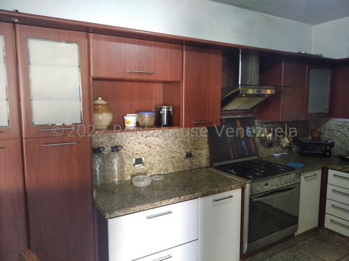 José Trivero Vende Vende Espectacular Quinta Con Acabados De Lujo. Cuenta Con Parrillera Y Balcon