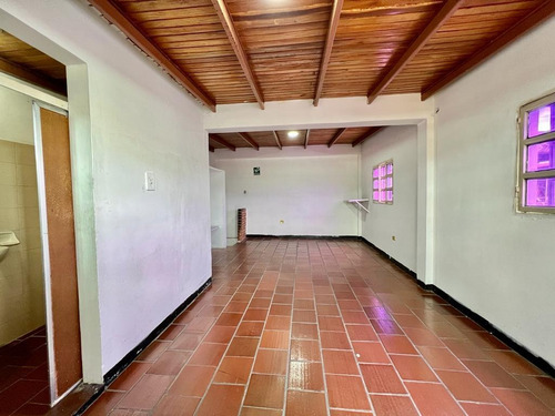 Imagen 3 de 9 de Local En Alquiler En Barrio Obrero