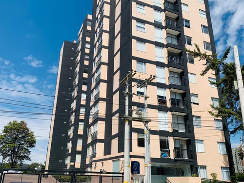 Venta Apartamento La Britalia Con Balcón Y Vista Al Parque.