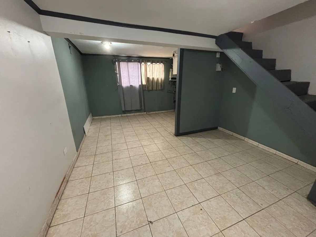 Imagen 2 de 8 de Departamento Duplex En Zona Estratégica De Estación Central