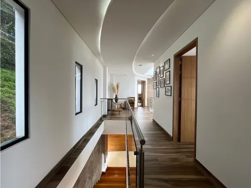 Casa Para La Venta En Medellín Las Palmas Parte Baja