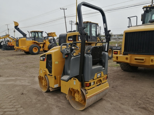Imagen 4 de 9 de Vibrocompactador Caterpillar Cb54b 2015