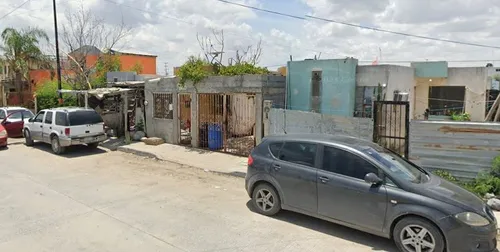 Sk16 - Casa En Remate Bancario En C. Articulo 8, Las Torres, Nuevo Laredo, Tamaulipas (65% Debajo Del Valor Comercial Solo Recurso Propio De Contado)