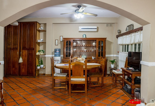 Imagen 2 de 14 de Casa En Alquiler En Carlos Spegazzini