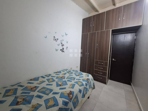 Amplio Townhouse En Venta En La Urb. Los Cortijos De Oriente