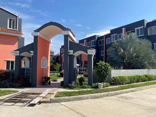 Imagen 15 de 15 de Century 21 Vende Excelente Townhouse