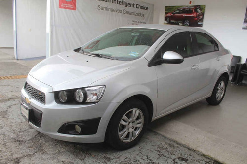 Imagen 3 de 15 de Chevrolet Sonic 2016 4p Lt L4/1.6 Aut