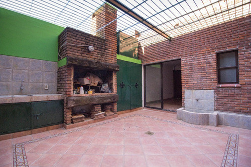 Imagen 8 de 17 de Venta Padron Unico Zona Buceo. 5 Dormitorios, Patio, Muy Buen Estado, Gge X2