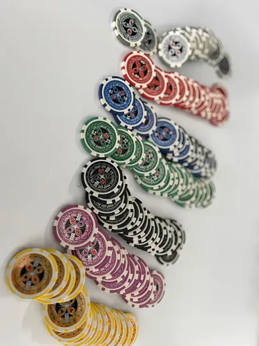 Maleta Jogo Poker 500 Fichas Numeradas Holográficas 11g + Dados