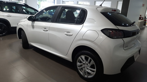 Imagen 15 de 25 de 208 Active Tiptronic J