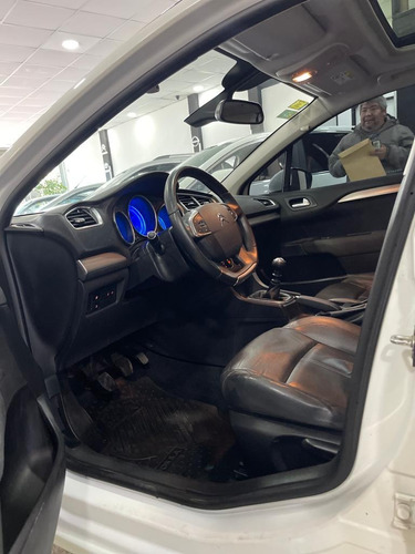 Imagen 9 de 10 de Citroën C4 Lounge 2016 1.6 Hdi 115 Feel Pack