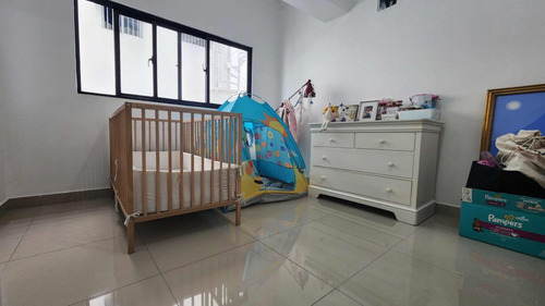 Se Vende Espacioso E Iluminado Apartamento En Renacimiento