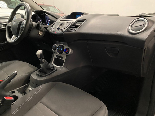 Imagen 11 de 18 de Ford Fiesta 1.6 5p Se (kd) 2017