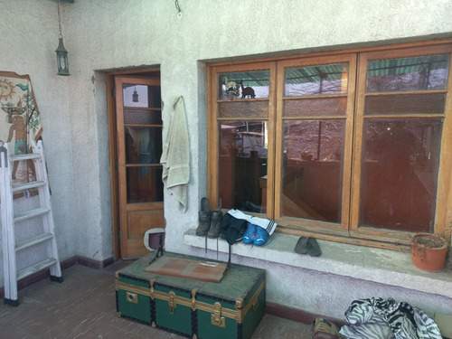 Cómoda Casa De 2 Pisos En Setor Residencial Consolidado