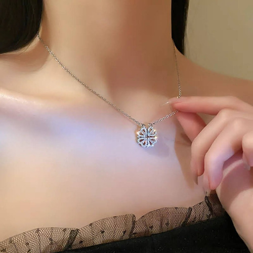 Imagen 3 de 4 de Collar Doble Vista Dorado Dije Corazones Amor Trébol Mujer