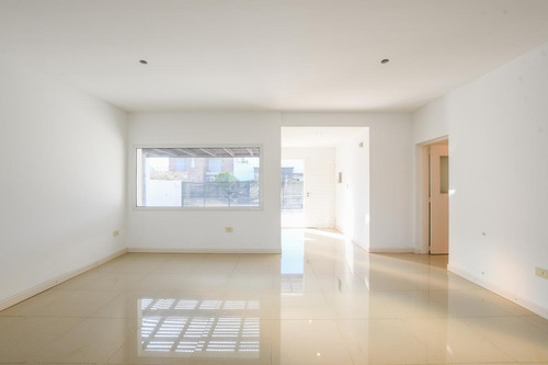 Imagen 9 de 27 de Casa Venta 3 Dormitorios Galeria Funes Cantegril