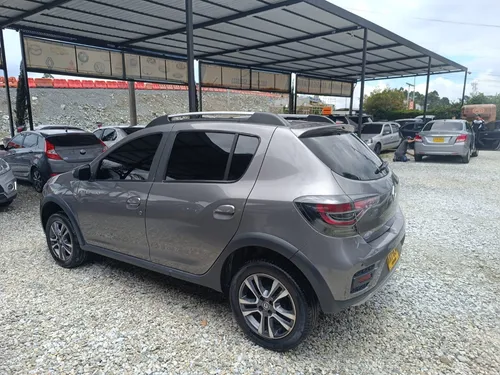 Renault Stepway 1.6 Intens automatica