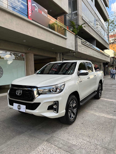 Imagen 1 de 20 de Toyota Hilux 2018 2.8 Cd Srx 177cv 4x4 At