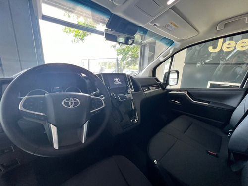 Imagen 12 de 18 de Toyota Hiace 2.8 Wagon At6 10 As