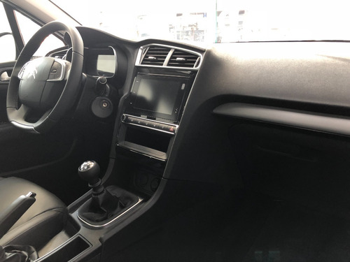 Imagen 13 de 25 de Citroën C4 Lounge 1.6 Hdi 115 Feel Pack