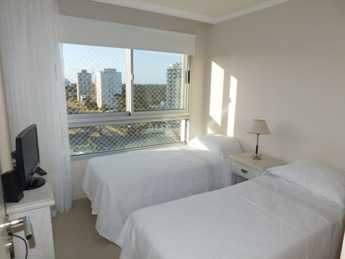 Imagen 8 de 13 de Oportunidad ! A Metros Del Mar, 2 Dormitorios - Punta Del Este Roosevelt