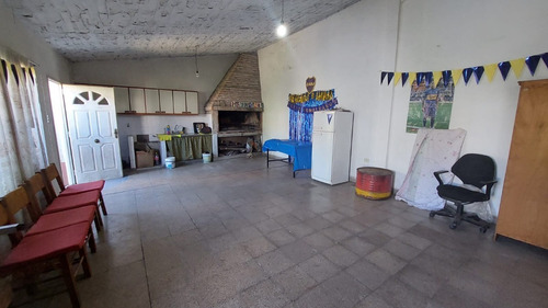 Chalet A La Venta En Castelar Norte