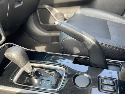 Imagem 13 de 15 de Mitsubishi Outlander 2.0 16v Gasolina 4p Automático