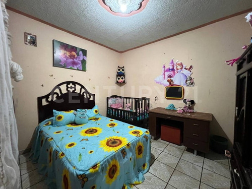 En Venta!!! Casa Habitación Con Locales Comerciales En Esquina!!! Arandas, Jal.