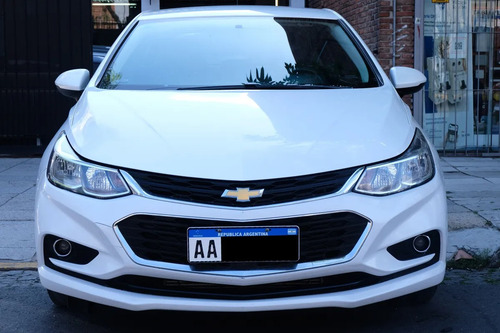 Chevrolet Cruze II 1.4 Sedan Lt