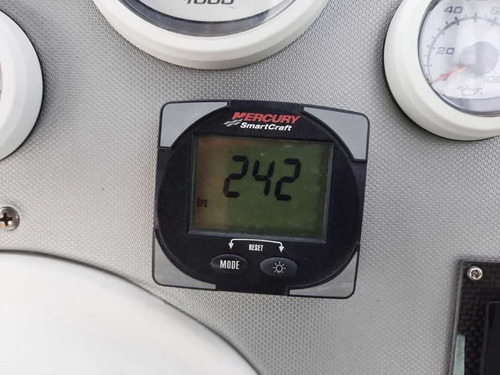 Imagem 10 de 11 de Lancha Real 250 Com Mercruiser 5.0l 260hp B3 2012